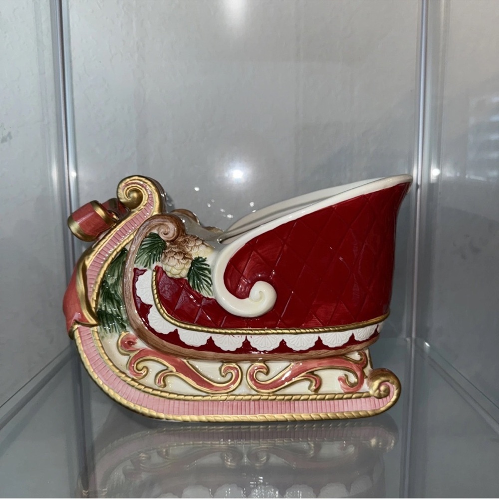 Elegant Red and Gold Holiday Sleigh Decor